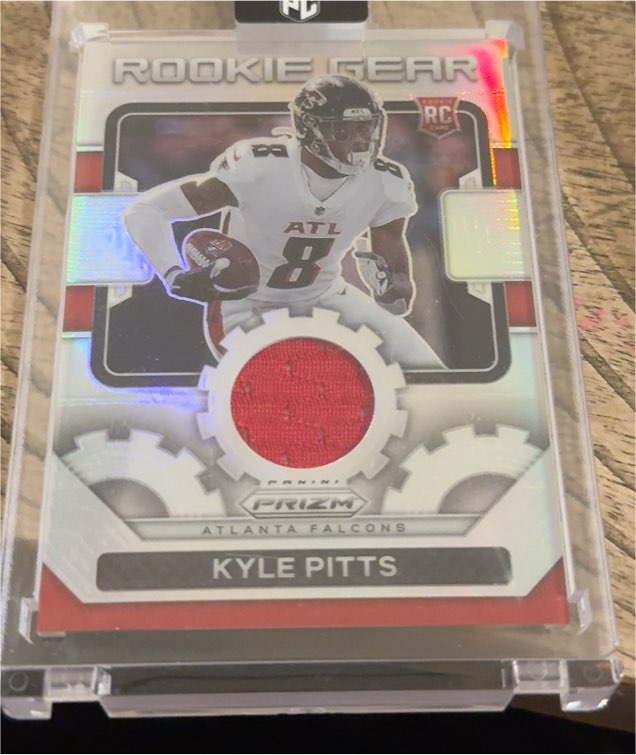 2021 Panini Prizm Rookie Gear #RG-11 Kyle Pitts — front