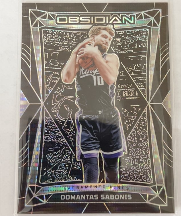 2023-24 Panini Obsidian #10 Domantas Sabonis — front