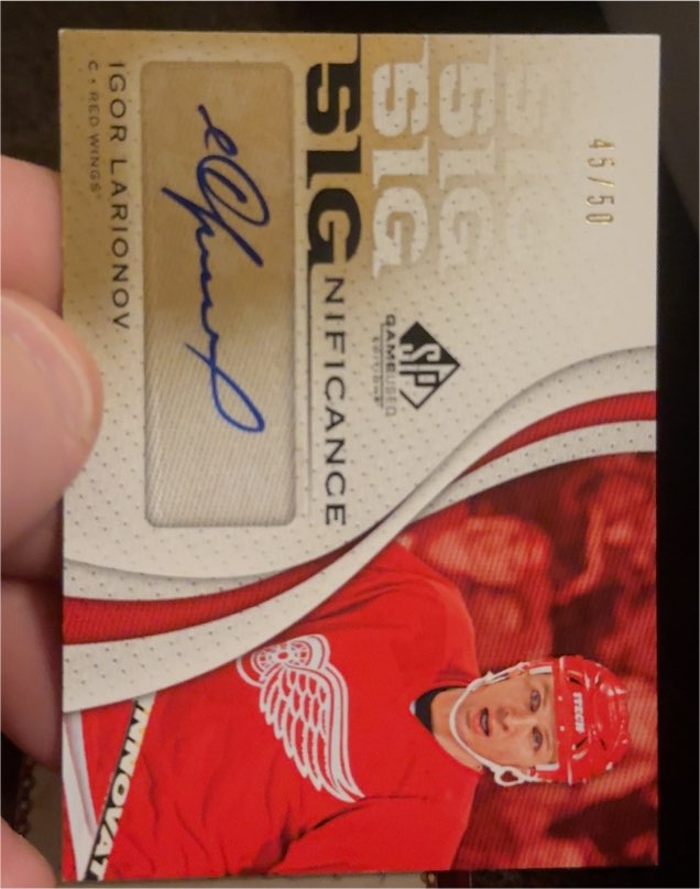 2010-11 Upper Deck SP Game Used SIGnificance #SIG-IL Igor Larionov — front