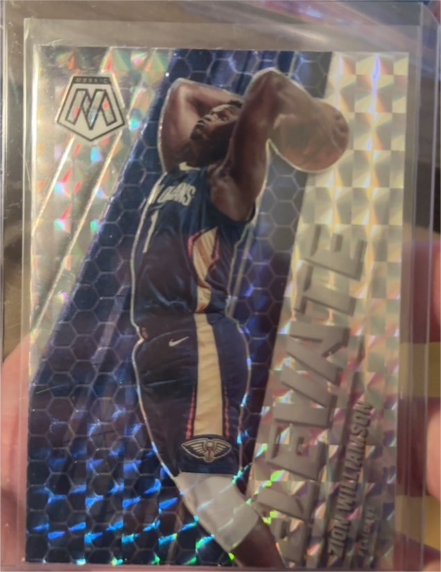 2020-21 Panini Mosaic Elevate #3 Zion Williamson — front