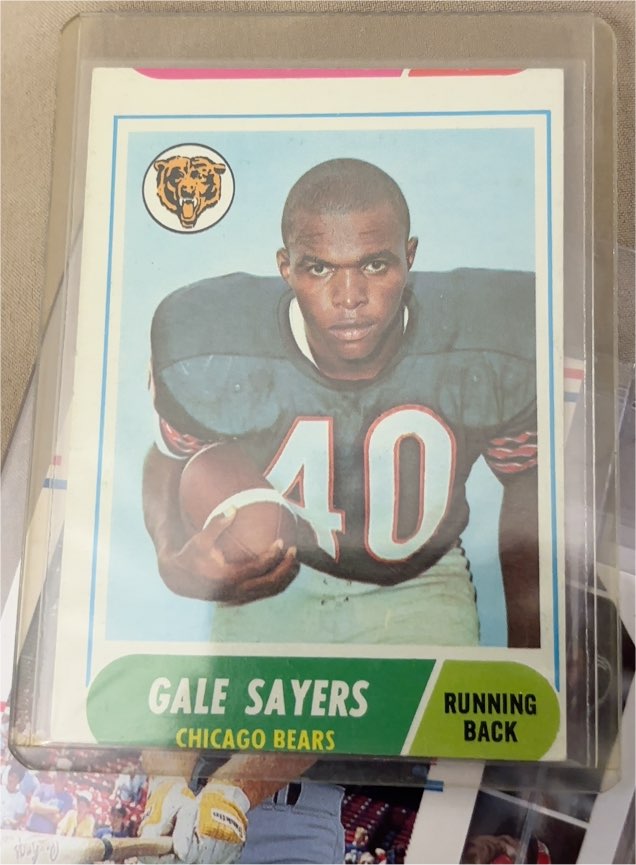 1968 Topps #75 Gale Sayers — front