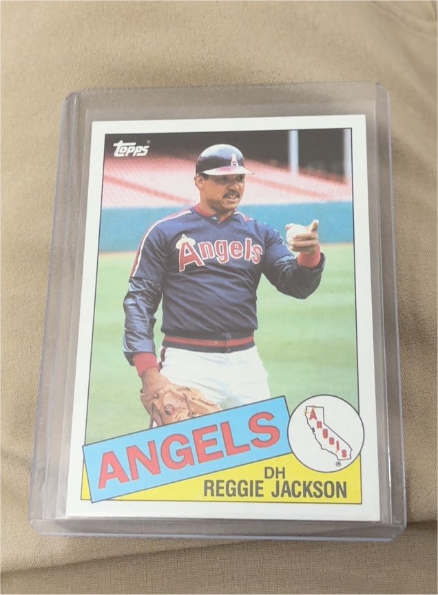 1985 Topps #200 Reggie Jackson — front