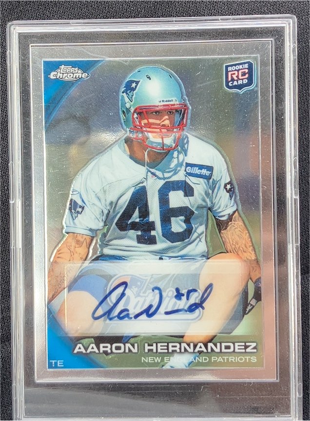 2013 Topps Chrome Aaron Hernandez Rookie Card — front