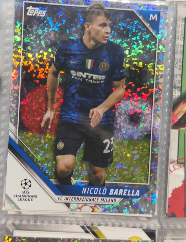 2021-22 Topps Champions League #17 Nicolò Barella — front