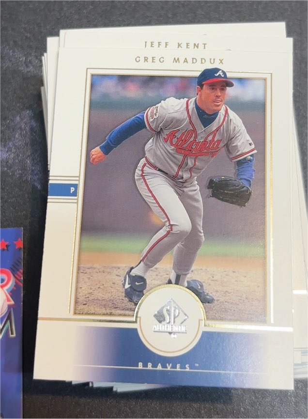 2000 Upper Deck SP Authentic #46 Greg Maddux — front