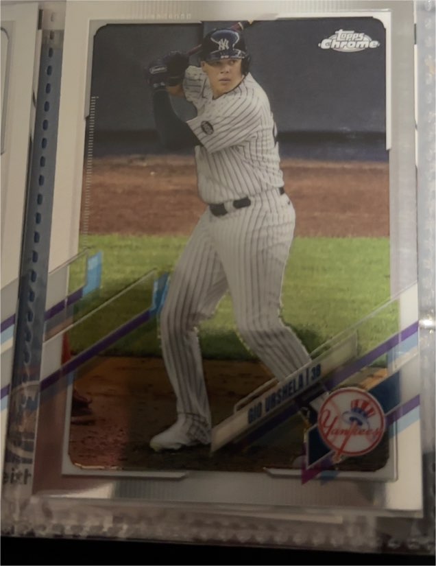 2021 Topps Chrome #220 Gio Urshela — front
