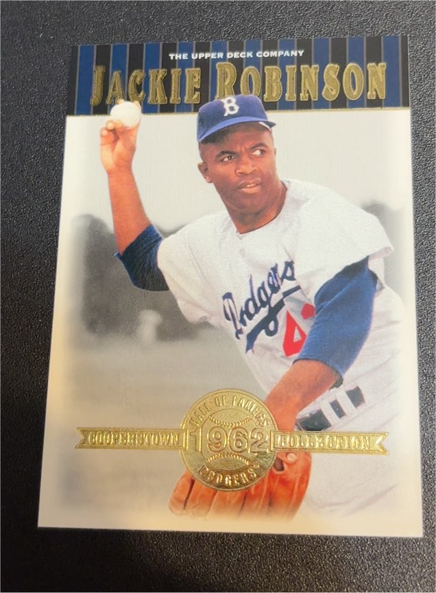 2001 Upper Deck Hall of Famers #16 Jackie Robinson — front