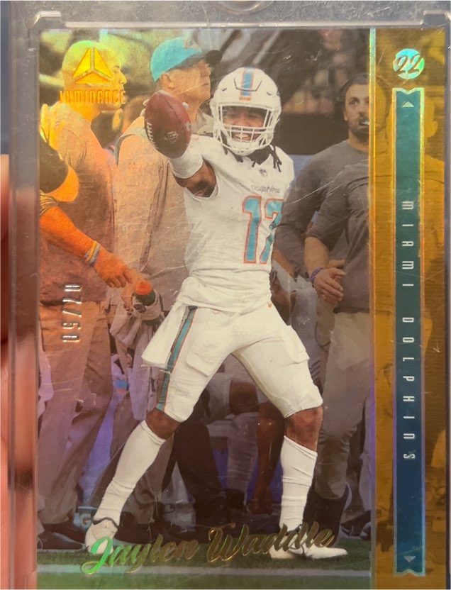 2022 Panini Luminance #61 Jaylen Waddle — front