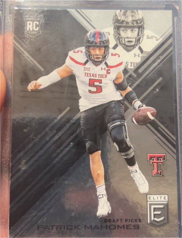 2017 Panini Elite Draft Picks #145 Patrick Mahomes II Rookie Card — front