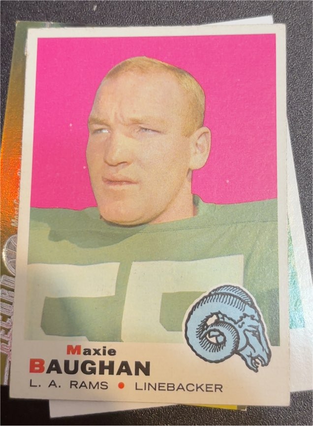 1969 Topps #169 Maxie Baughan — front