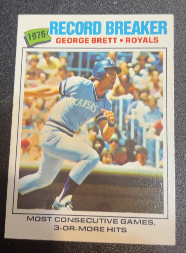 1977 Topps #231 George Brett Record Breaker — front