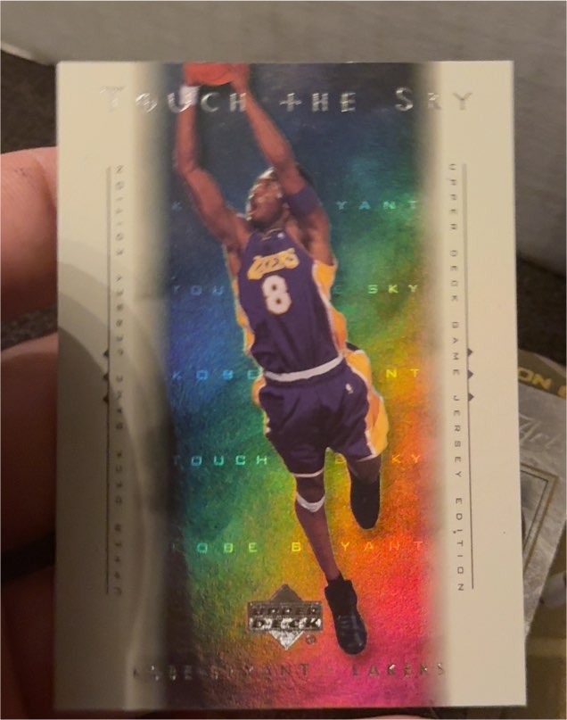 2000-01 Upper Deck Game Jersey Edition Touch the Sky #T1 Kobe Bryant — front