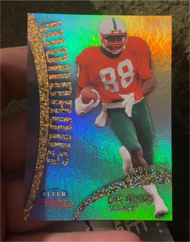 1999 Fleer Focus Wondrous #W-5 Desmond Howard — front