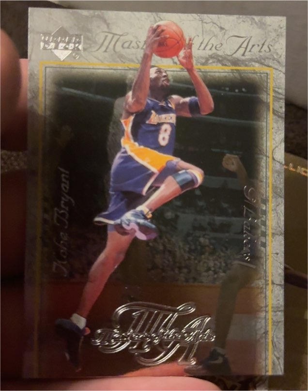 2000 Upper Deck Masters of the Arts #MA8 Kobe Bryant — front