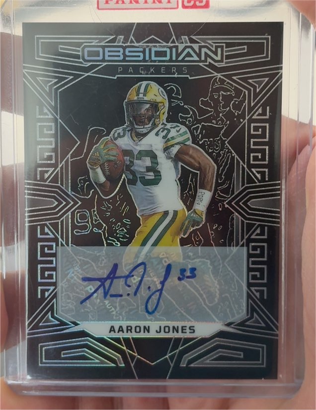 2023 Panini Obsidian #36 Aaron Jones — front