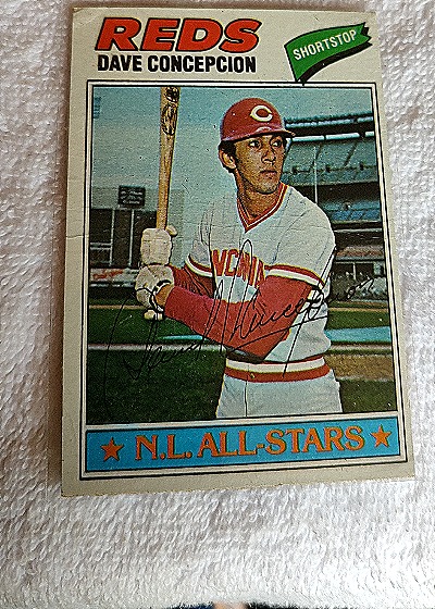 1977 Topps #560 Dave Concepcion — front