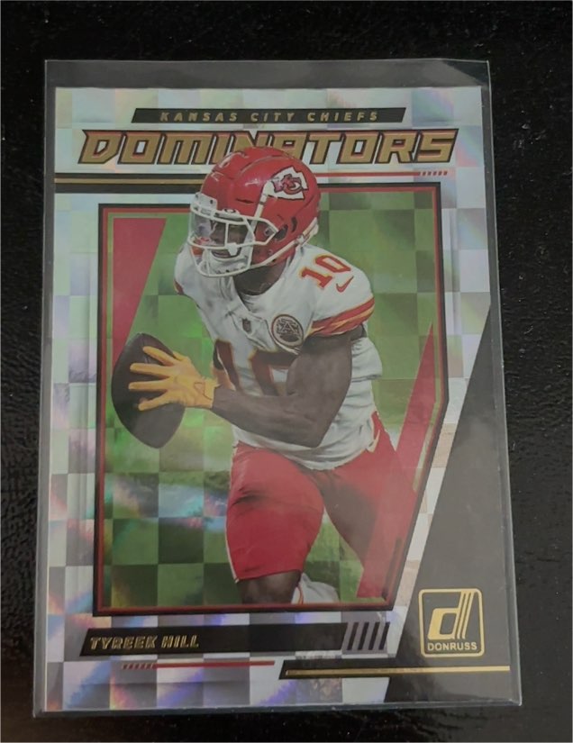 2021 Donruss Dominators #D21 Tyreek Hill — front