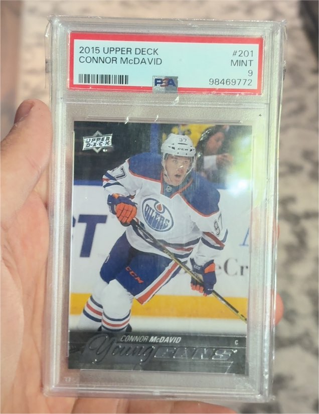 2015 Upper Deck #201 Connor McDavid Young Guns — front