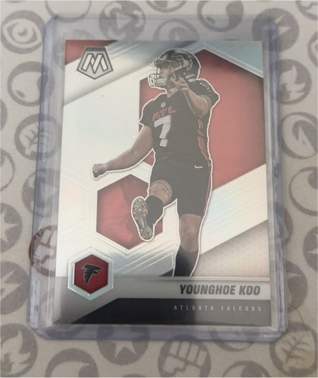 2021 Panini Mosaic #18 Younghoe Koo — front