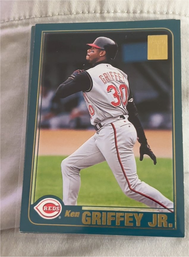 2001 Topps #593 Ken Griffey Jr. — front