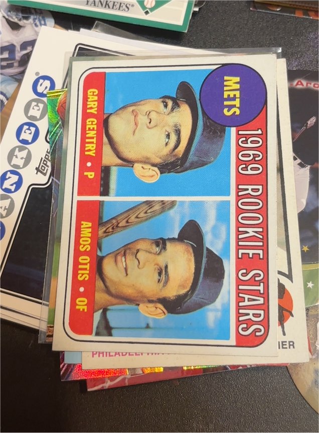 1969 Topps #31 Rookie Stars Amos Otis Gary Gentry — front