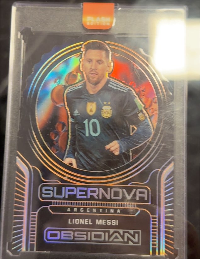 2021-22 Panini Obsidian Supernova Lionel Messi — front