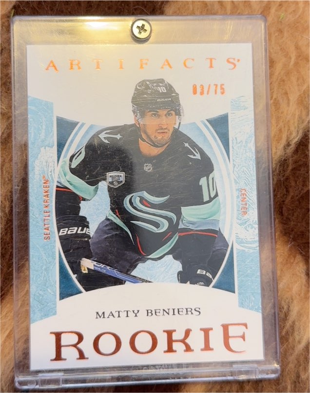 2022-23 Upper Deck Artifacts #180 Matty Beniers Rookie — front