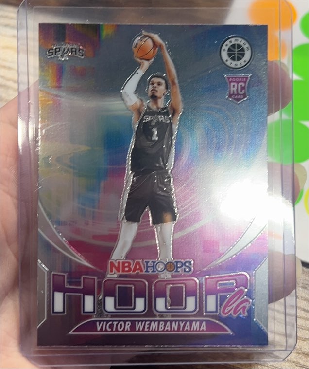 2023-24 Panini NBA Hoops Premium Stock Hoopla #5 Victor Wembanyama — front