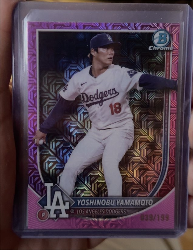2025 Bowman Chrome #18 Yoshinobu Yamamoto — front