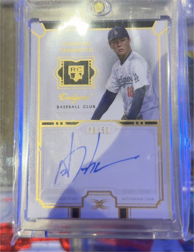 2024 Topps Definitive Collection #DRA-YY1 Yoshinobu Yamamoto Rookie Auto — front