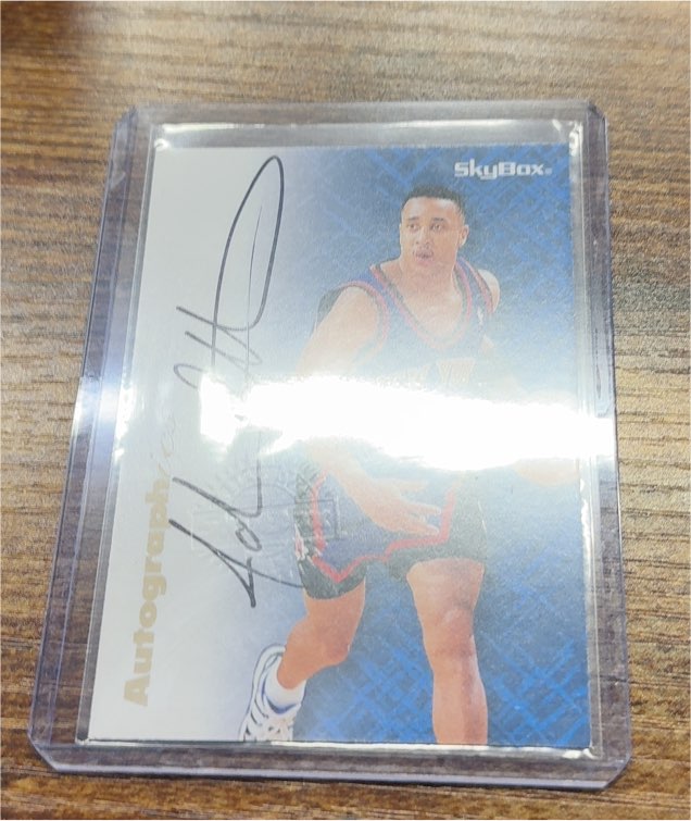 1996-97 SkyBox Autographics Tyrone Hill — front