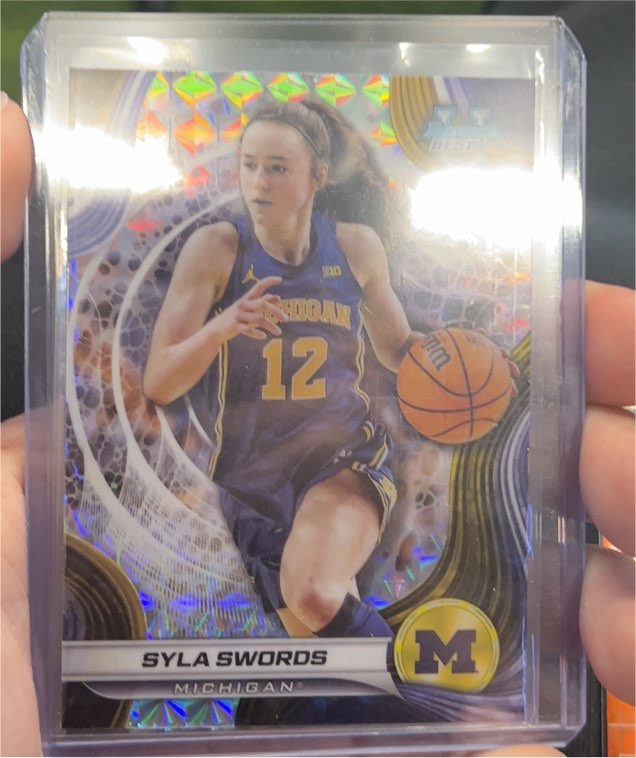 2024-25 Bowman Best University #67 Syla Swords — front