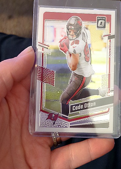 2023 Panini Donruss Optic #181 Cade Otton — front