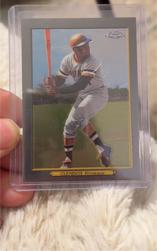 2020 Topps Chrome Turkey Red #TR-69 Roberto Clemente — front