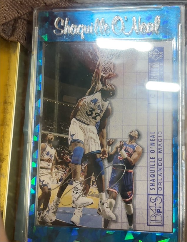 1994 Upper Deck Collector's Choice Silver Signature #390 Shaquille O'Neal — front