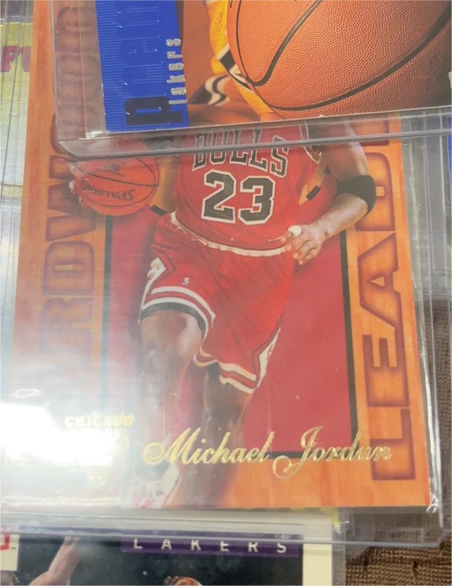 1995-96 Fleer Flair Hardwood Leader #4 Michael Jordan — front