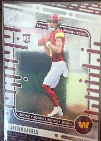 2024 Panini Absolute #102 Jayden Daniels — front
