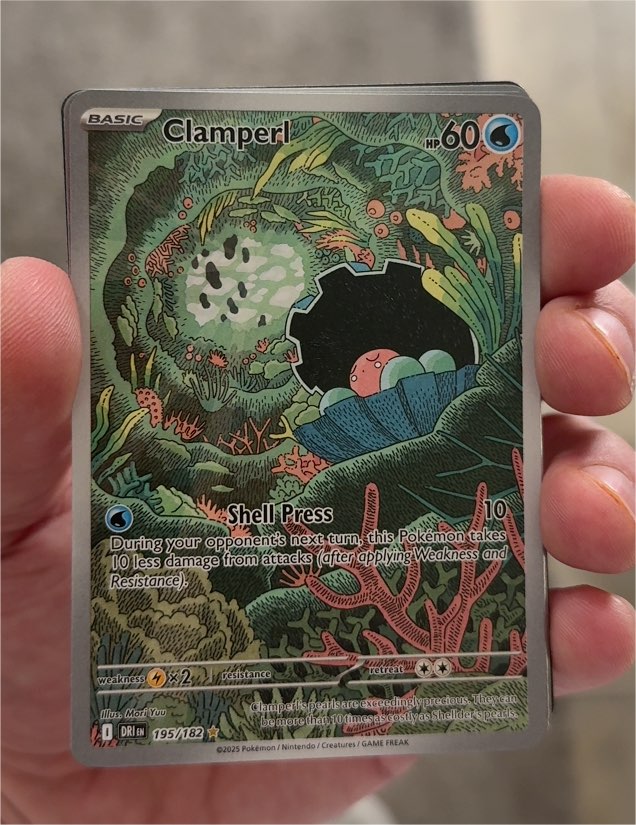 2025 Pokémon #195 Clamperl — front