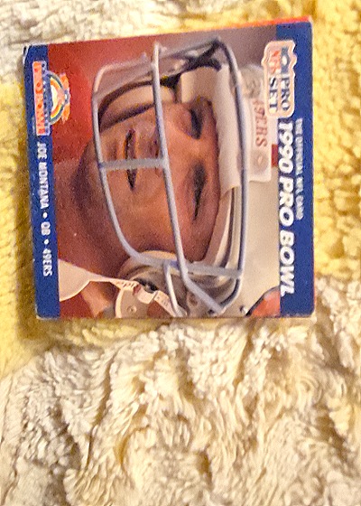1990 Pro Set #408 Joe Montana — front