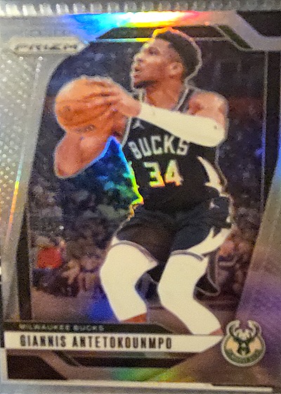2024-25 Panini Prizm #85 Giannis Antetokounmpo — front