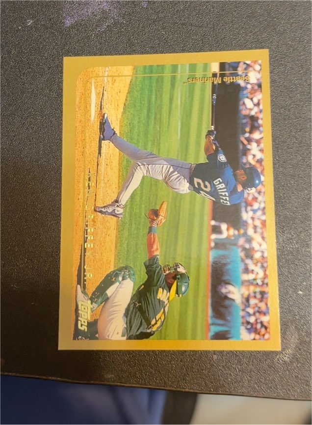 1999 Topps #100 Ken Griffey Jr. — front