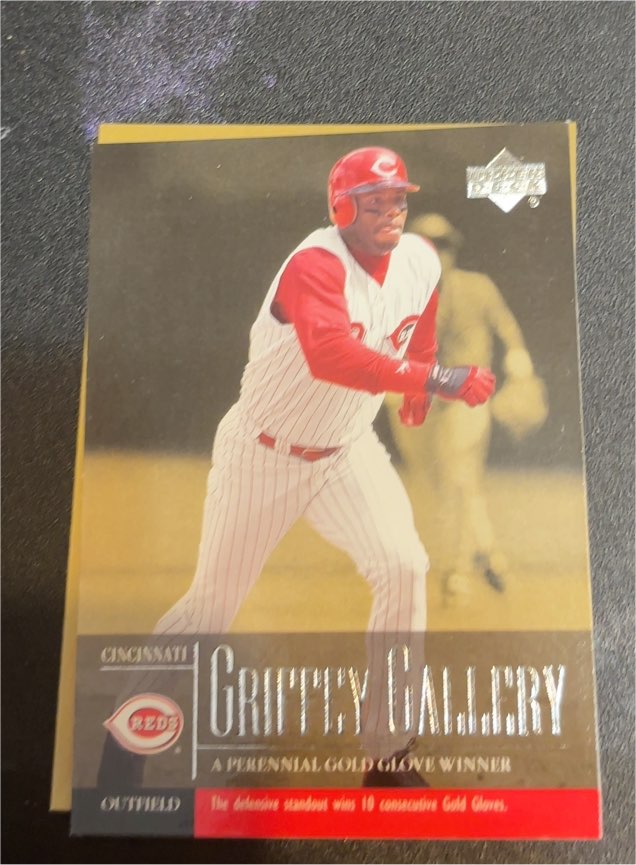 2001 Upper Deck Griffey Gallery #481 Ken Griffey Jr. — front