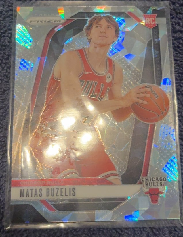 2024-25 Panini Prizm #252 Matas Buzelis — front