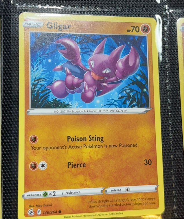 2021 Pokémon Fusion Strike #140 Gligar — front