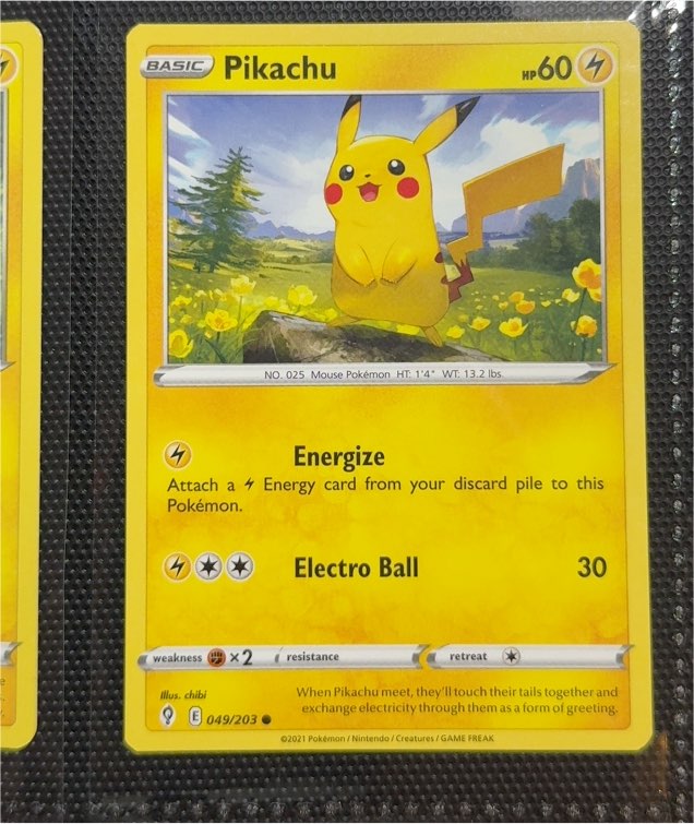 2021 Pokémon TCG Evolving Skies #049 Pikachu — front