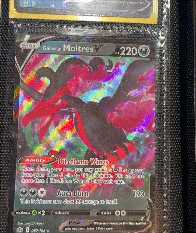 2021 Pokémon TCG Chilling Reign #097 Galarian Moltres V — front