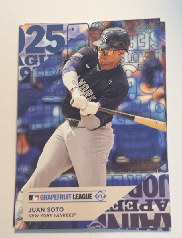 2025 Topps Series 1 Training Grounds #TG-22 Juan Soto — front