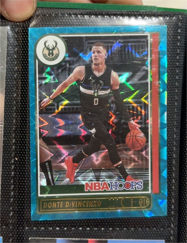 2021-22 Panini NBA Hoops #93 Donte DiVincenzo — front