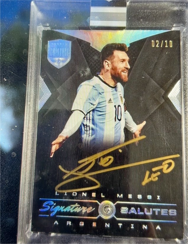 2018 Panini Eminence Signature Salutes # Lionel Messi — front