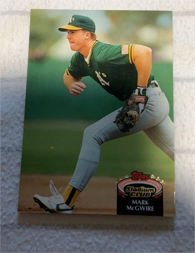 1992 Topps Stadium Club #475 Mark McGwire — front